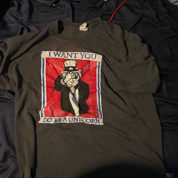 A funny little shirt - Picture 1 of 2